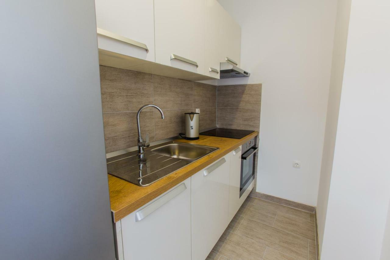 Putnik Apartment Dugi Rat Exterior photo